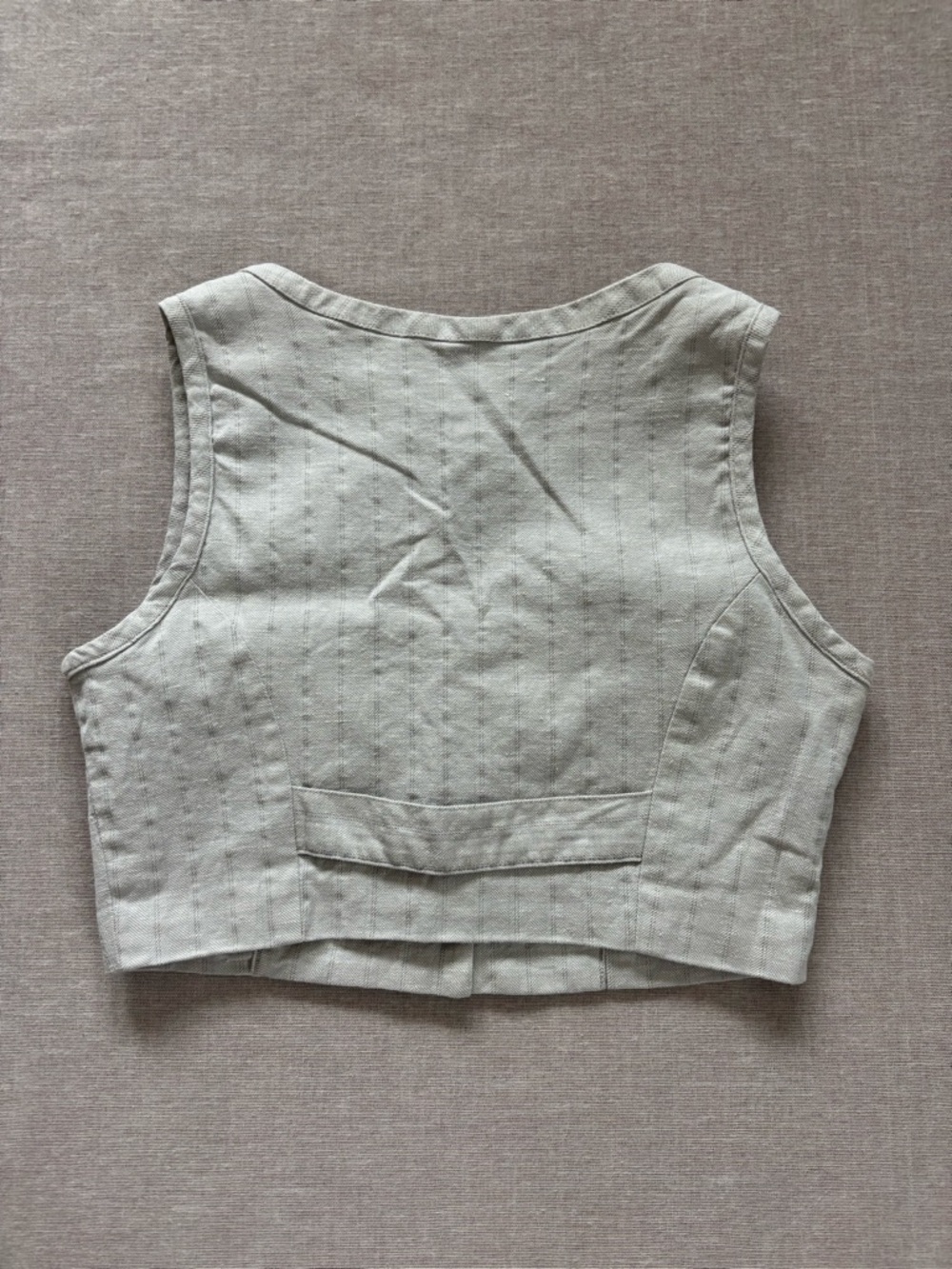 Jesa & Jonnie Y2K tailored linen cropped vest. - Picture 6 of 10